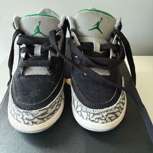 Nike Kids Black and Green Jordan Sneakers